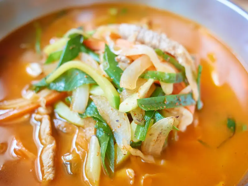 채소가 듬뿍 들어간 짬뽕