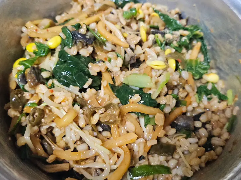 맛깔나는 보리밥 비빔밥