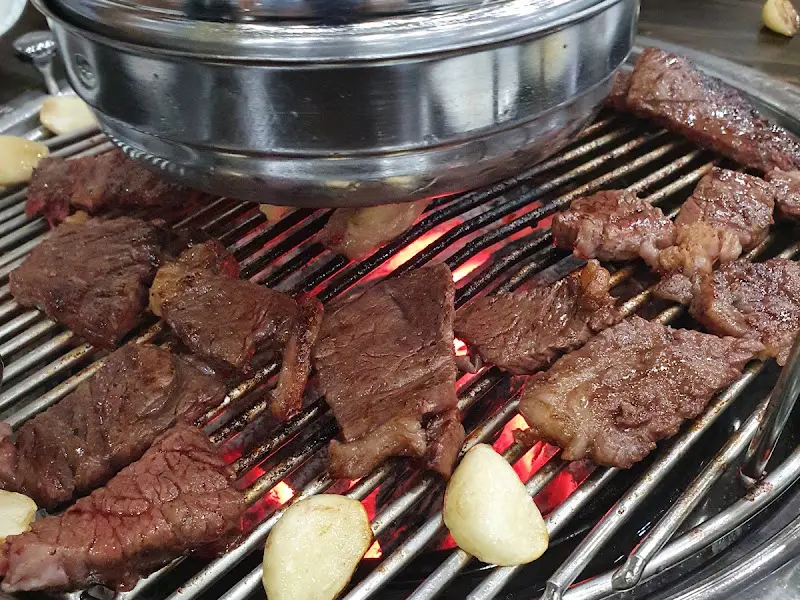 잘 구워진 한우