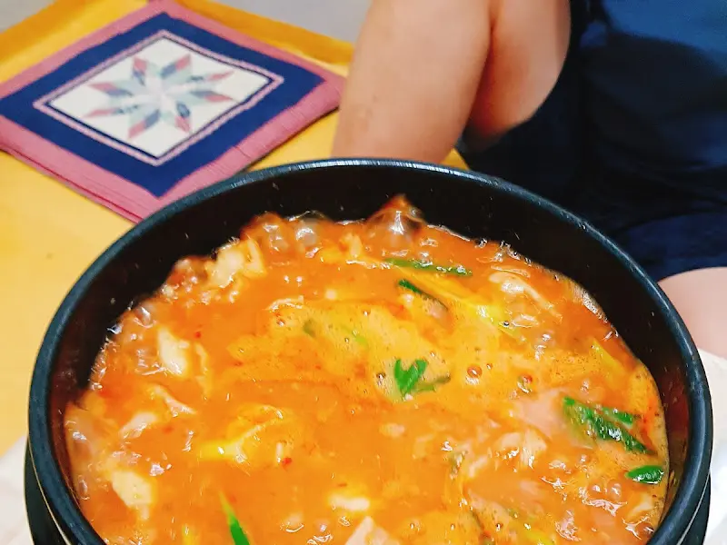 뚝배기에 담겨 나온 어죽