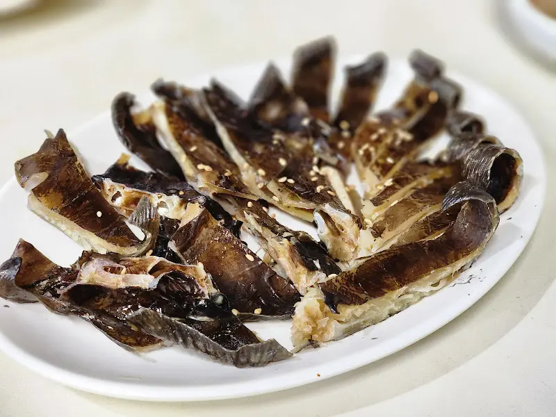 윤기가 좔좔 흐르는 장어구이