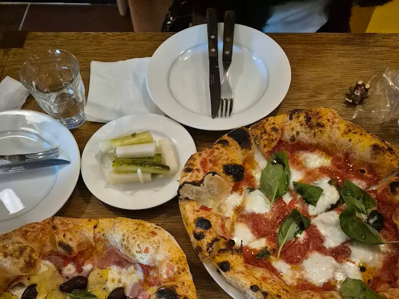 벽에 걸린 그림