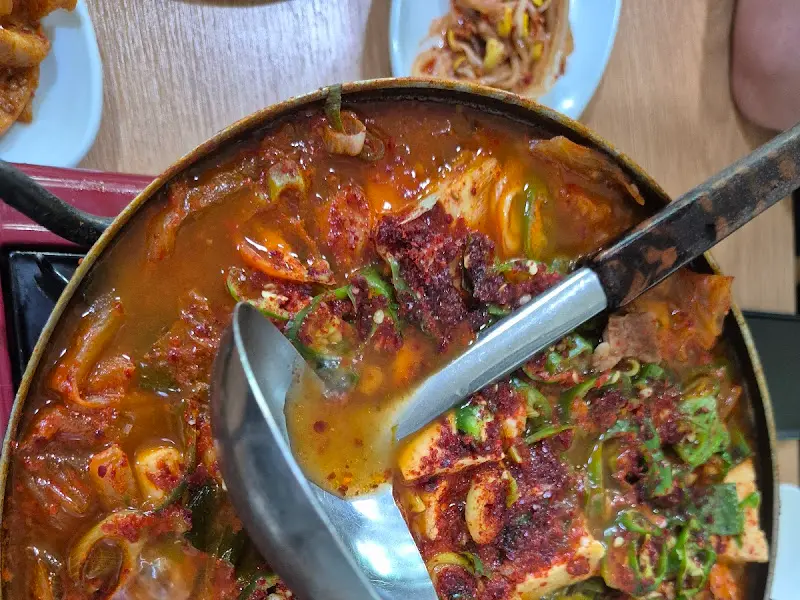 김치찌개와 국자