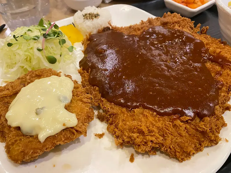 두툼한 돈까스 소스