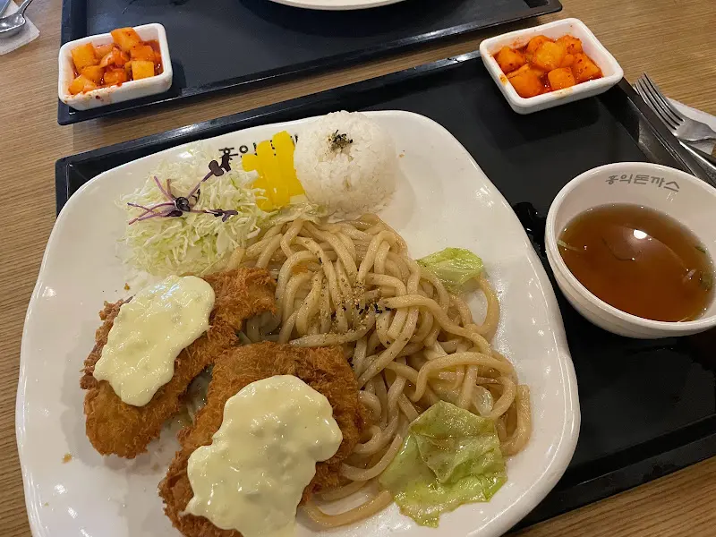 깔끔한 돈까스 한 상