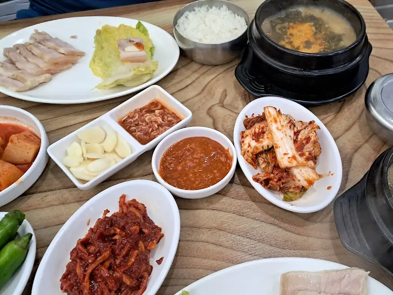 푸짐한 보쌈정식 한 상 차림