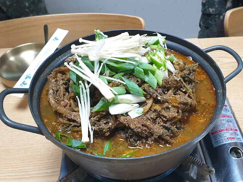 초가뜰 시래기 감자탕