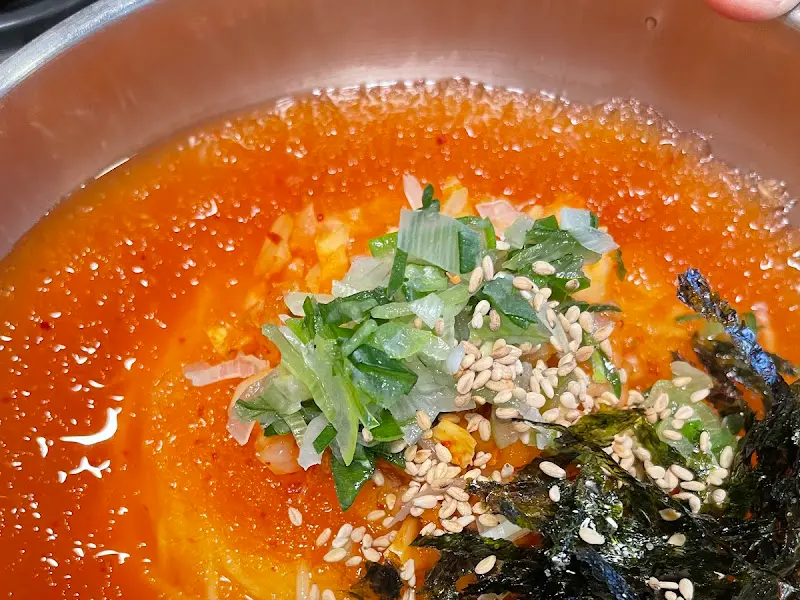 살얼음 동동 김치말이국수