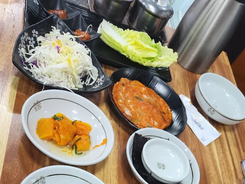 정갈하게 차려진 밑반찬