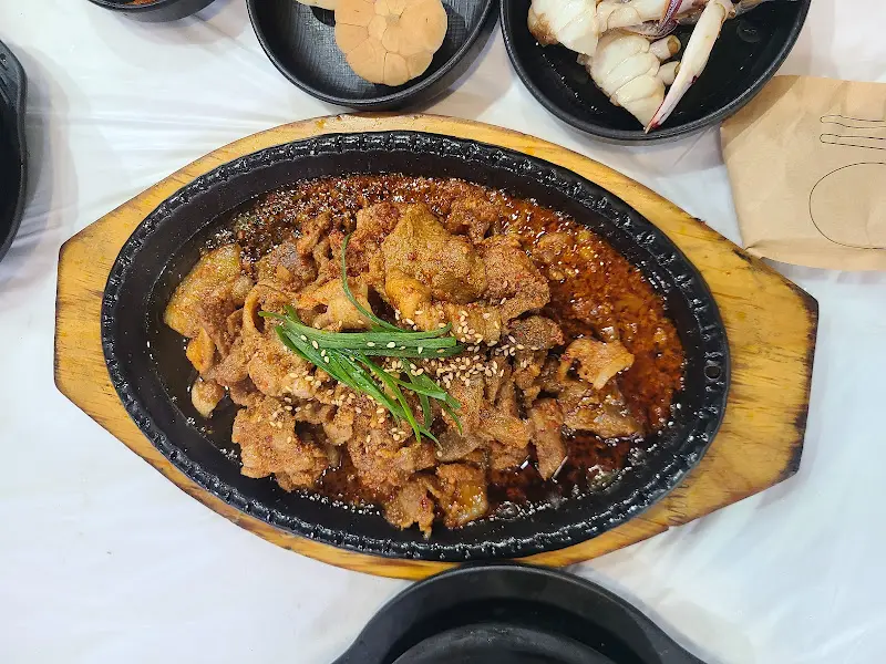 윤기가 좌르르 흐르는 제육볶음