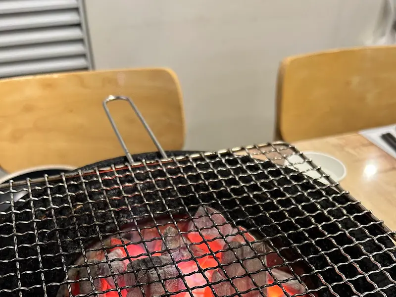 뜨겁게 달궈진 숯