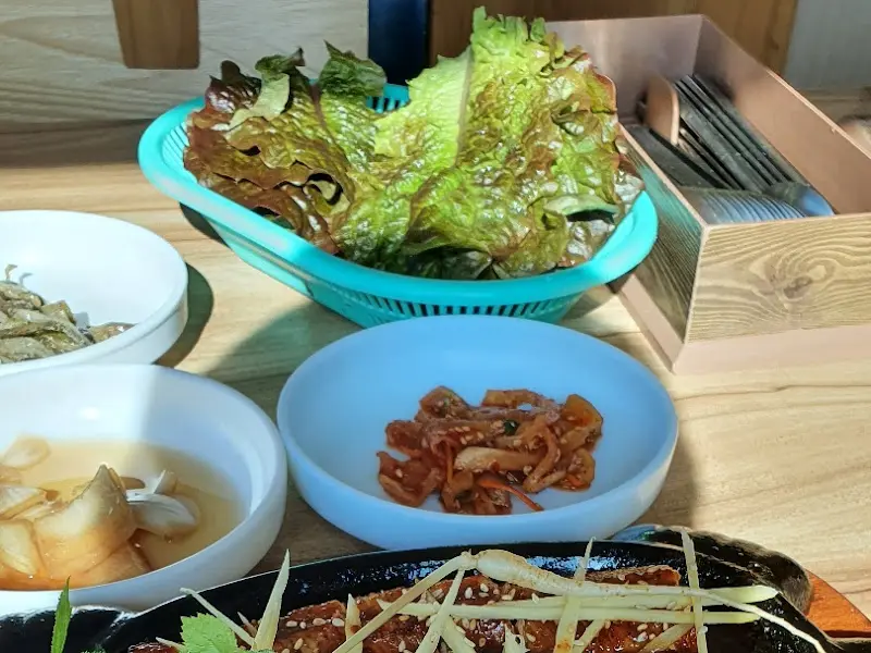 풍천장어와 밑반찬