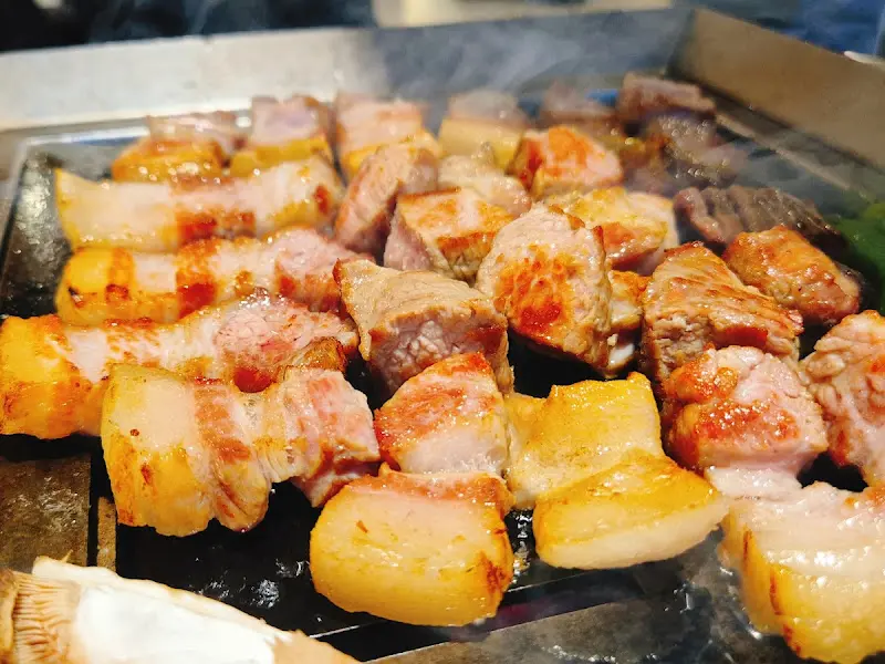 구워지고 있는 흑돼지