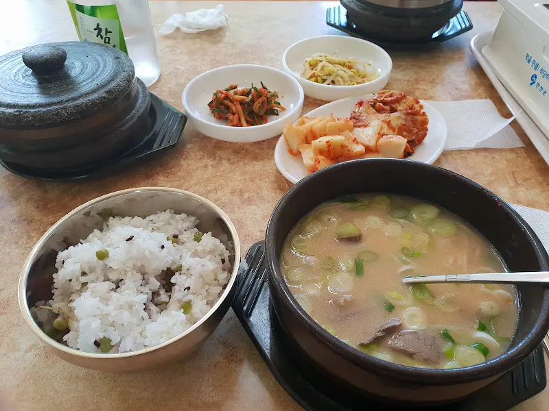 설렁탕과 돌솥밥