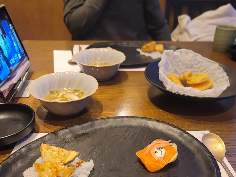 연어쌈과 새우살 튀김