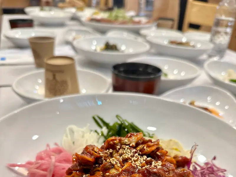 푸짐한 꼬막비빔밥