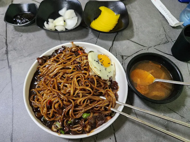 간짜장 한 상 차림