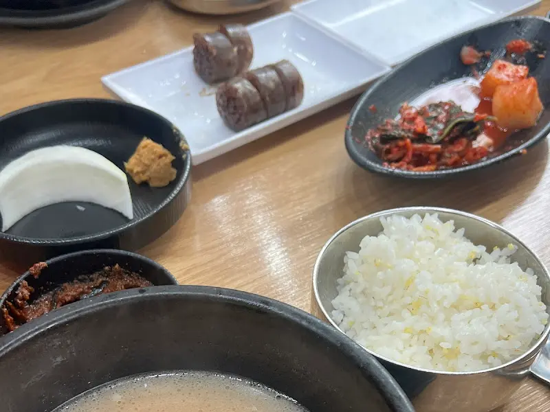 상무국밥 밑반찬