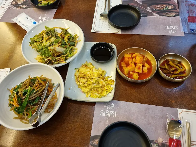 밑반찬과 독계탕, 독계갈비탕