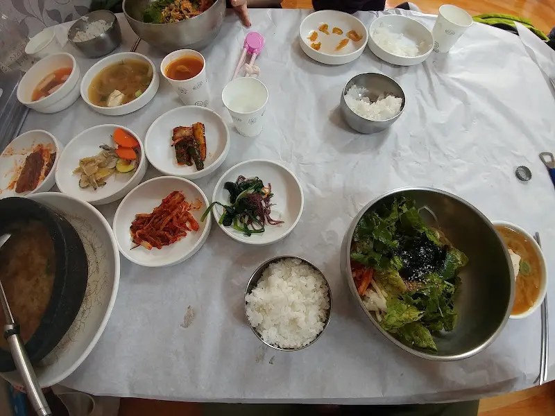 비빔밥 정식 상차림