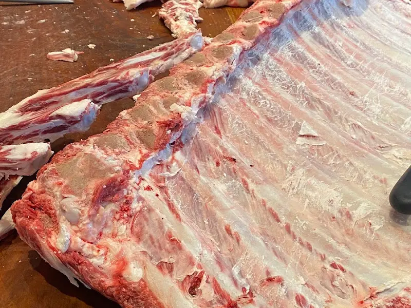 태영한우의 깔끔한 내부 인테리어