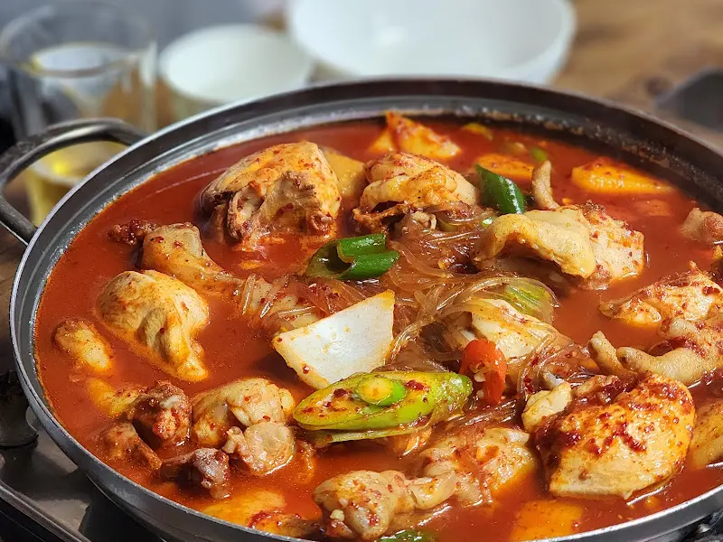 맛깔스러운 닭볶음탕