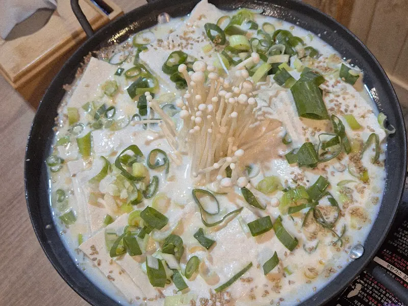 맑은 두부전골 근접샷