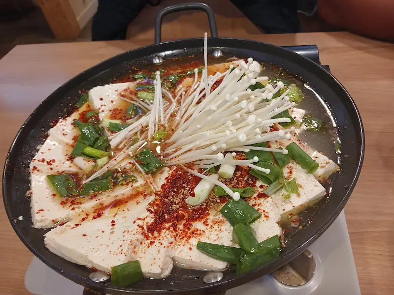 빨간 두부전골 근접샷
