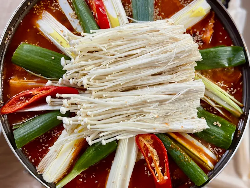 싱싱한 재료가 듬뿍 들어간 탕