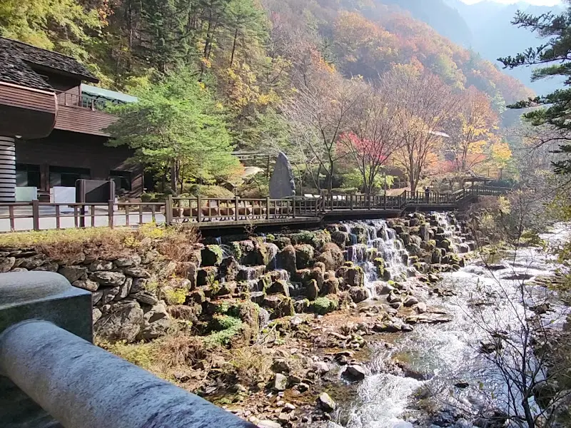 대금굴 입구 풍경