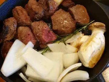 삼겹살 가격으로 즐기는 스테이크, “가성비” 폭발하는 용인 맛집 탐험기