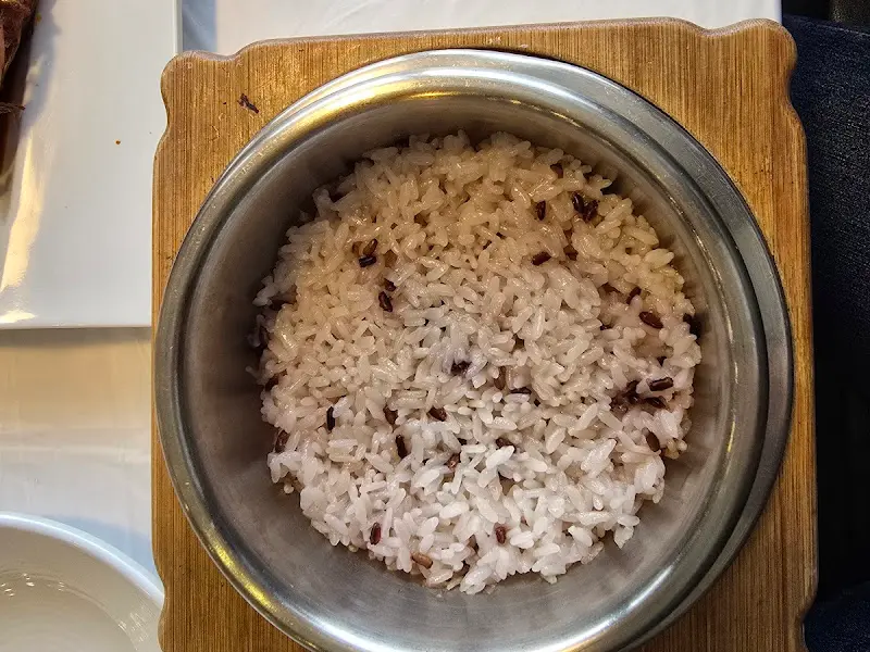 찰진 솥밥 클로즈업