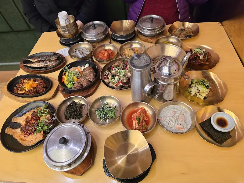 정갈하게 차려진 한 상 차림