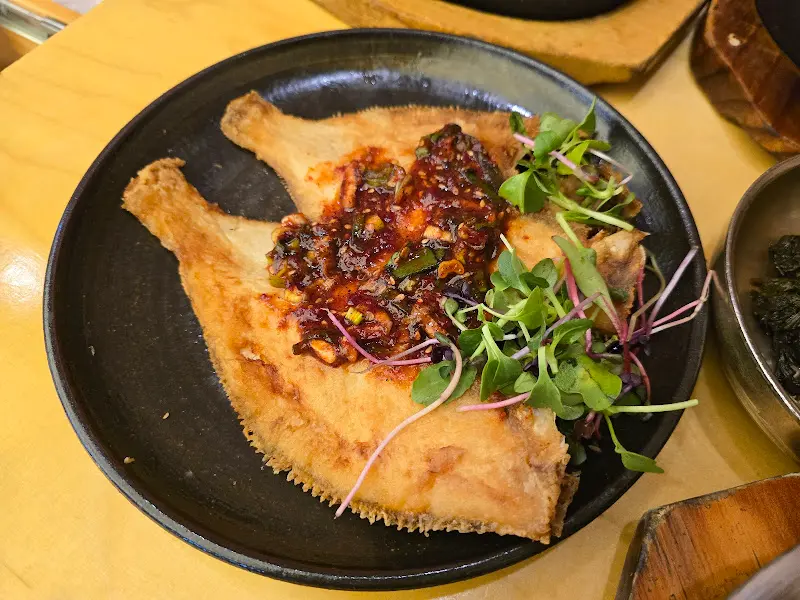 고소한 냄새가 솔솔 풍기는 생선구이