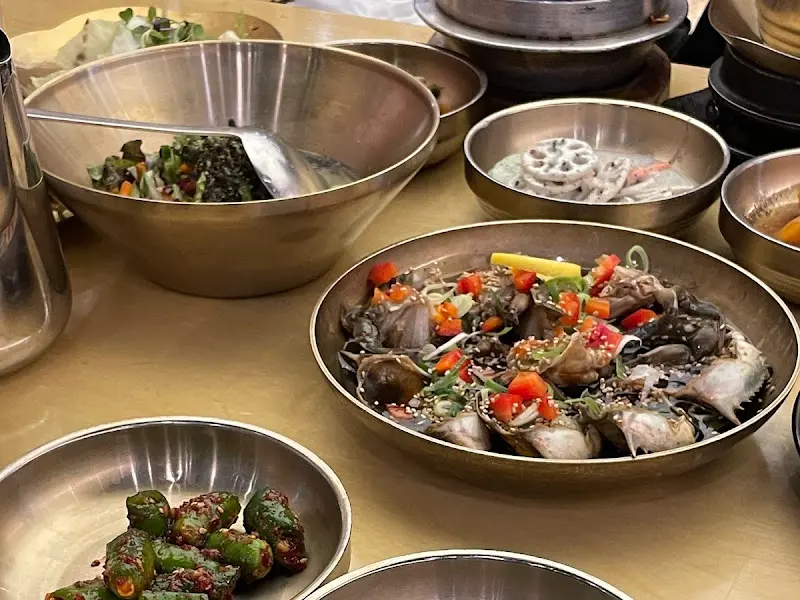 간장게장을 더욱 돋보이게 하는 다양한 곁들임