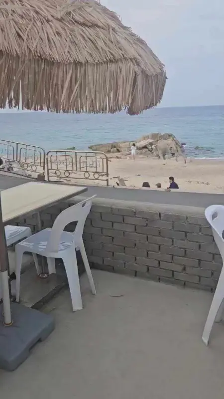 가진해변 바로 앞에 위치한 가진상회