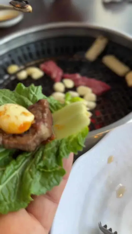 쌈으로 즐기는 양념갈비