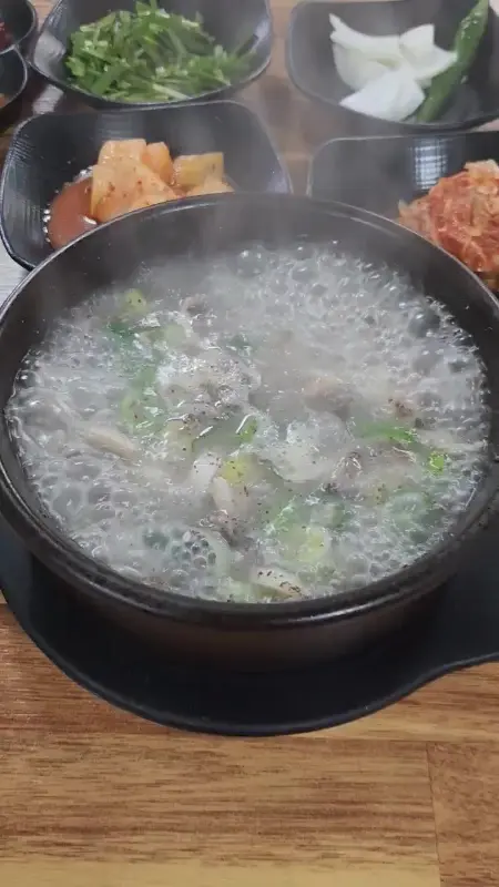 보글보글 끓는 순대국