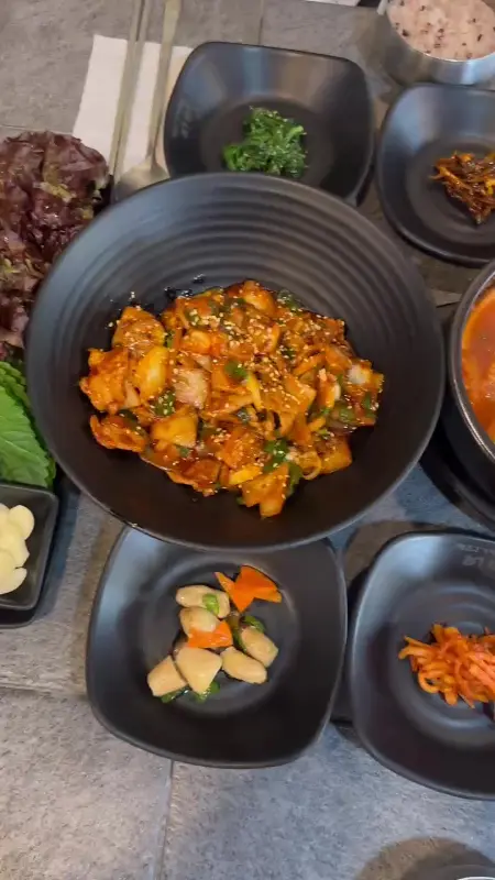 흑돼지 두루치기 정식