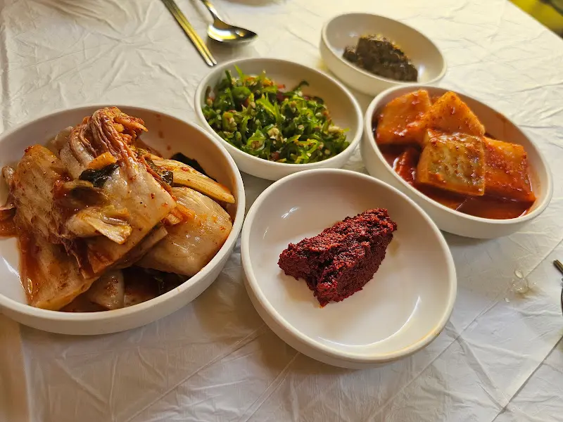 푸짐한 기본 반찬