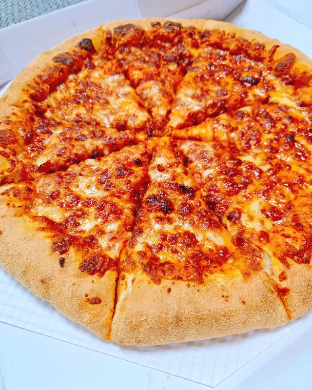 고소한 치즈 피자