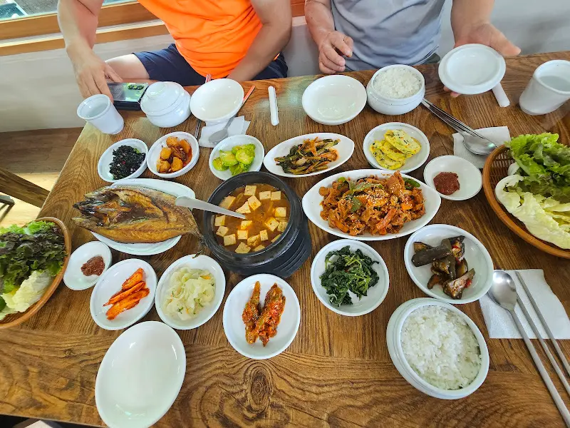 푸짐한 시골밥상 정식 한 상 차림