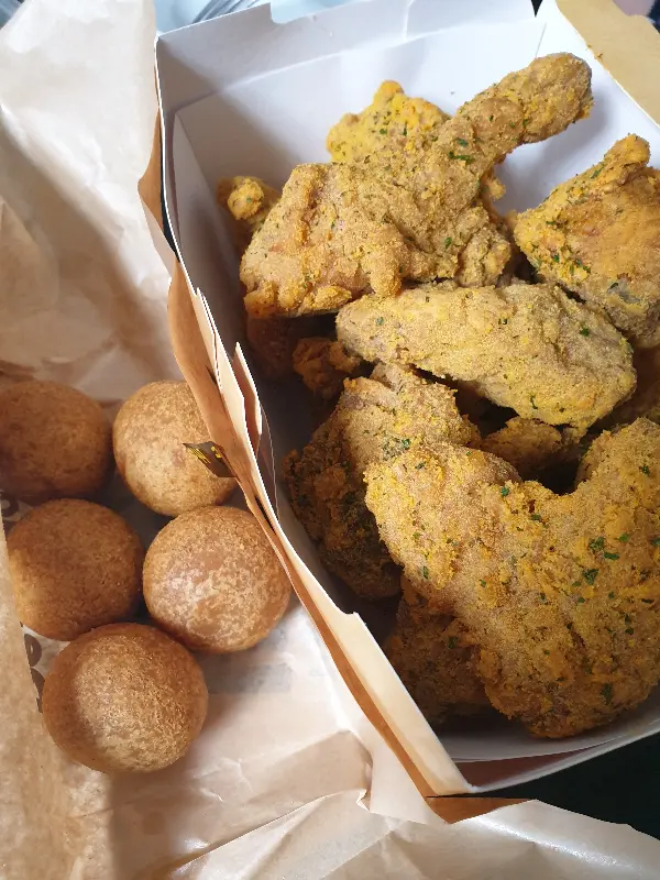 뿌링클 치킨과 치즈볼