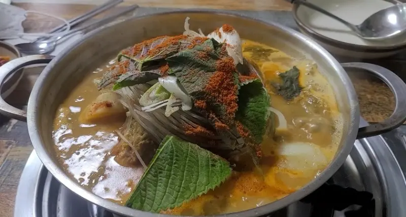감자탕 속 우거지의 향연