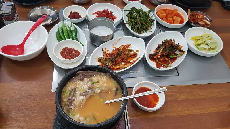 다양한 밑반찬 클로즈업 샷