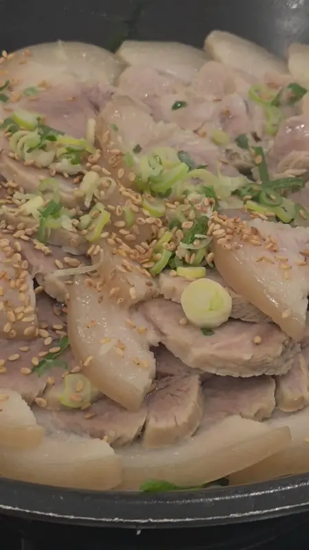 푸짐한 수육 한 상