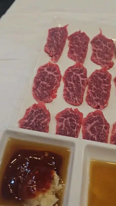 선홍빛 육사시미