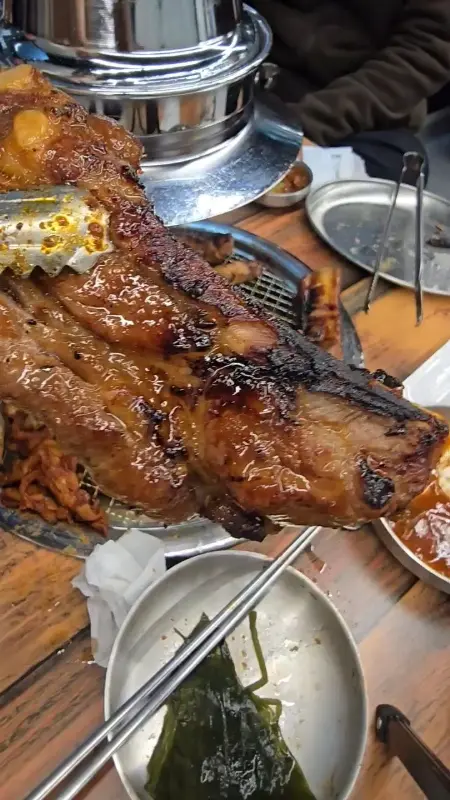 맛있게 구워진 갈비