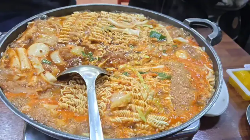 푸짐한 떡볶이 한 상