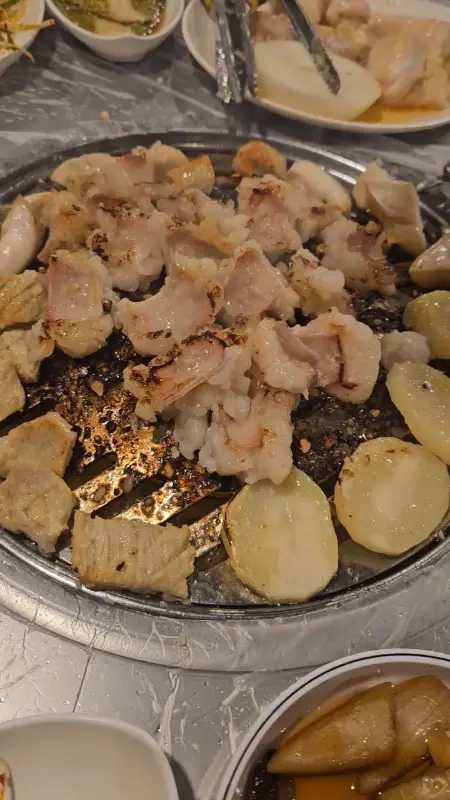 노릇하게 구워진 곱창